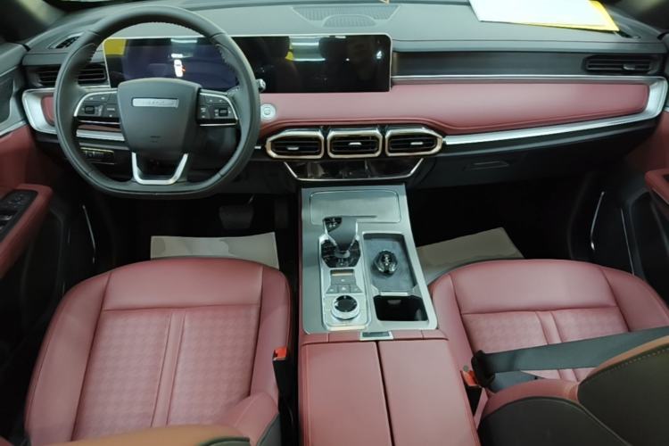 Used JETOUR X70 PLUS 2025 Champion Edition 1.5T DCT Champion MAX 7-Seater Center Console