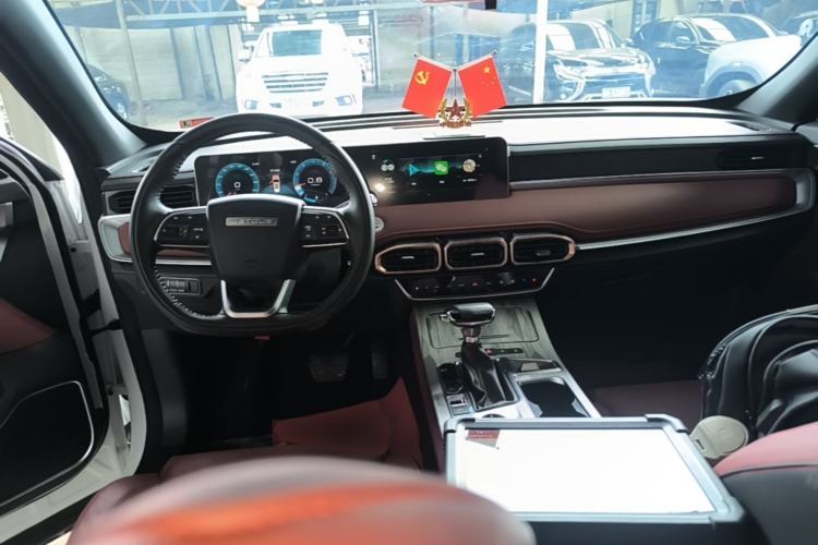 Used JETOUR X70 PLUS 2025 1.5T CVT Flagship PRO 5-Seater Center Console