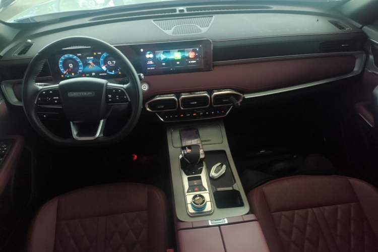 Used JETOUR X70 PLUS 2025 Champion Edition 1.5T DCT Champion PRO 5-Seater Center Console