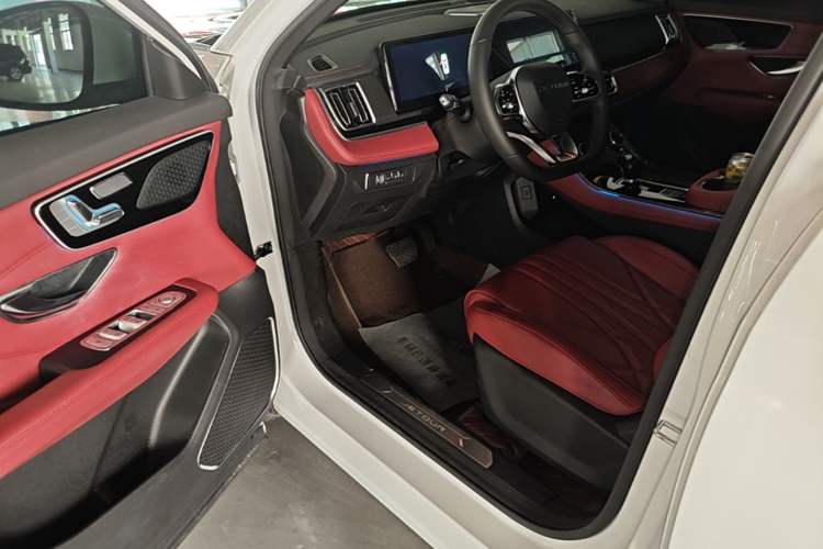 Used JETOUR X70 PLUS 2025 1.5T Luxury Dynamic Edition 5 Seats Driver Seat