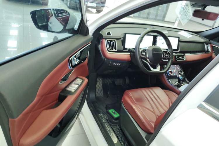 Used JETOUR X70 PLUS 2025 1.5T Luxury Dynamic Edition 5 Seats Driver Seat
