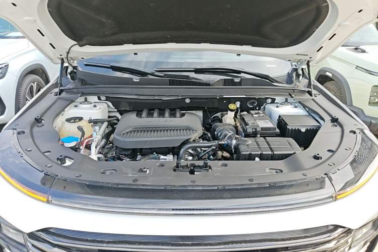 Used JETOUR X70 PLUS 2025 1.5T Luxury Dynamic Edition 7-Seater Engine Bay