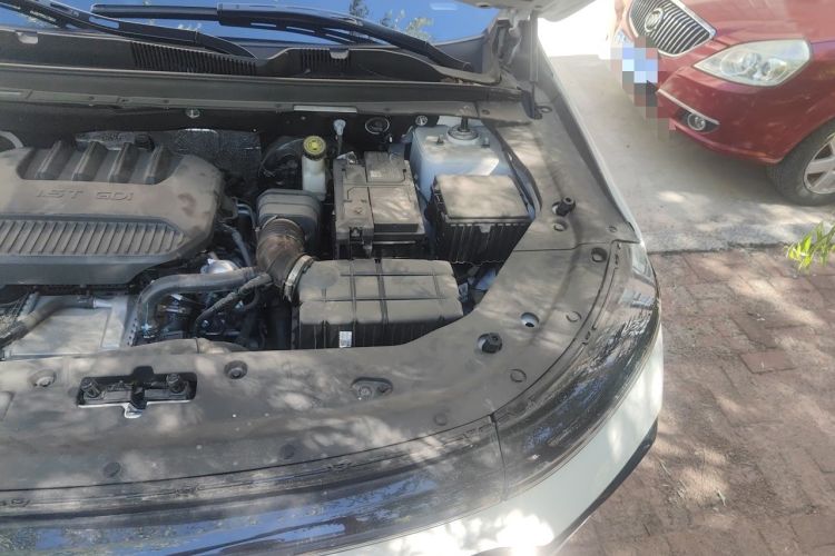 Used JETOUR X70 PLUS 2025 1.5T ZhiZhen Pailong Edition 5-Seater Engine Bay Left