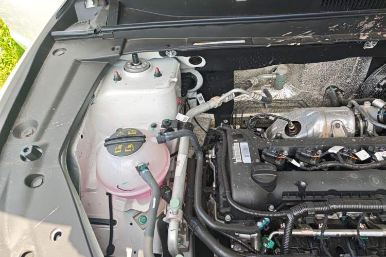 Used JETOUR X70 PLUS 2025 Champion Edition 1.5T DCT Champion PRO 7-Seater Engine Bay Right