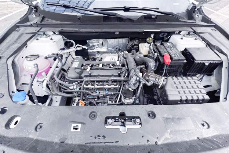 Used JETOUR X70 PLUS 2025 Champion Edition 1.5T DCT Champion PRO 7-Seater Engine Bay