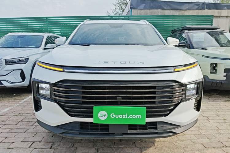 Used JETOUR X70 PLUS 2025 1.5T Luxury Dynamic Edition 7-Seater Front