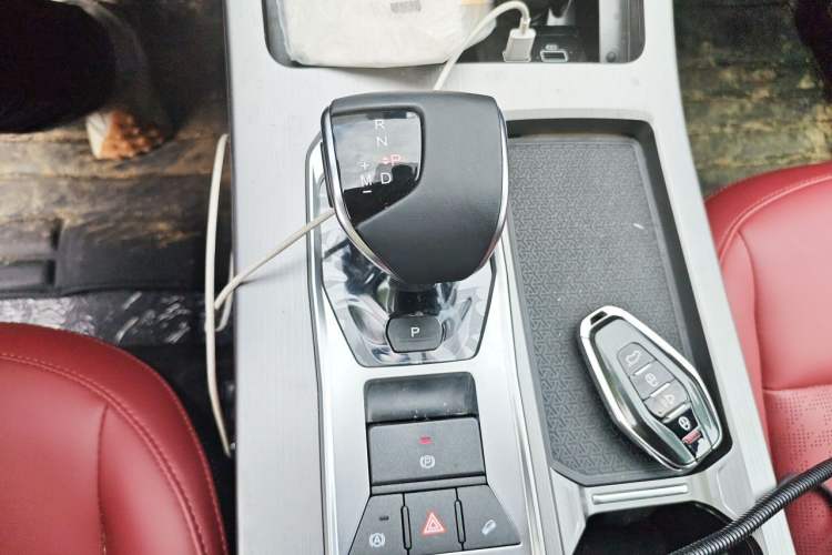 Used JETOUR X70 PLUS 2025 Champion Edition 1.5T DCT Champion MAX+ 7-Seater Gear Lever
