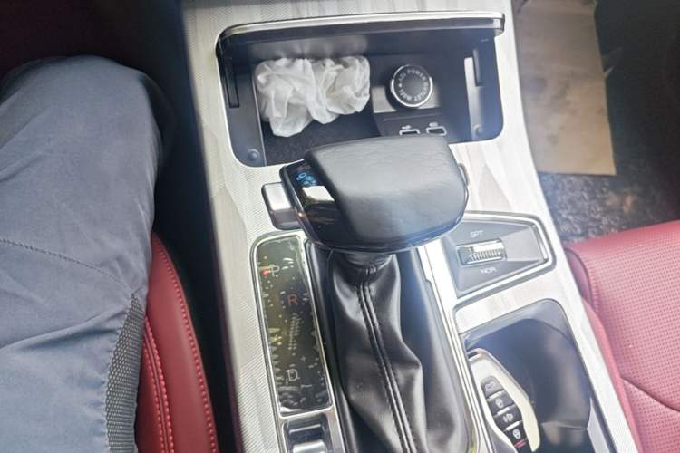Used JETOUR X70 PLUS 2025 1.5T CVT Flagship PRO 5-Seater Gear Lever