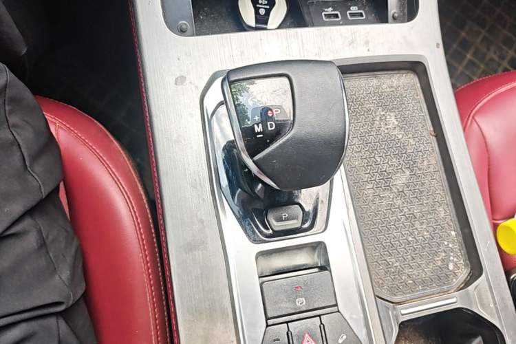 Used JETOUR X70 PLUS 2025 Champion Edition 1.5T DCT Champion MAX+ 7-Seater Gear Lever
