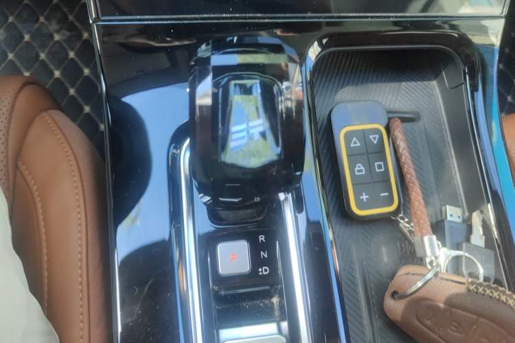 Used JETOUR X70 PLUS 2025 1.5T ZhiZhen Pailong Edition 5-Seater Gear Lever