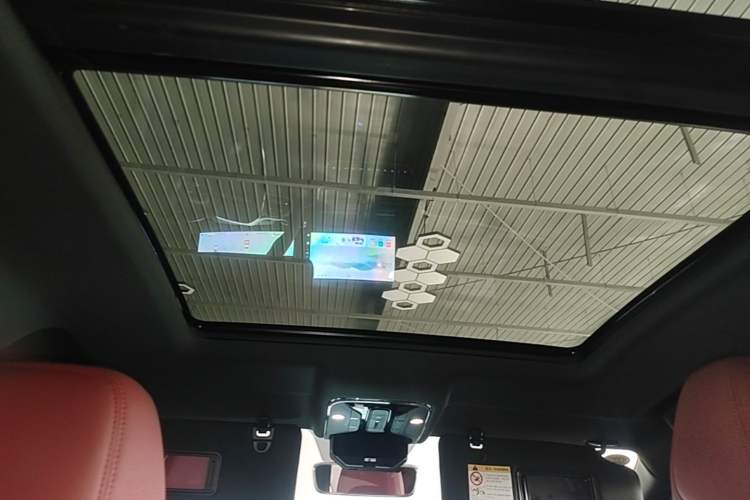 Used JETOUR X70 PLUS 2025 1.5T Elite Edition 5 Seats Headliner