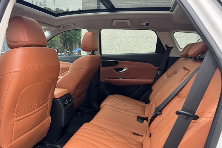 Used JETOUR X70 PLUS 2025 1.5T Luxury Dynamic Edition 7-Seater Interior 1