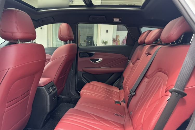 Used JETOUR X70 PLUS 2025 1.5T Luxury Edition 7-Seater Interior 2