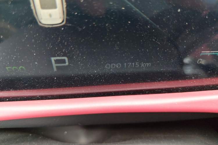 Used JETOUR X70 PLUS 2025 Champion Edition 1.5T DCT Champion MAX+ 7-Seater Odometer Close Up