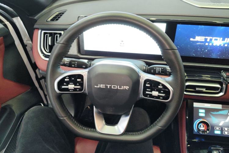 Used JETOUR X70 PLUS 2025 1.5T Luxury Dynamic Edition 5 Seats Steering Wheel