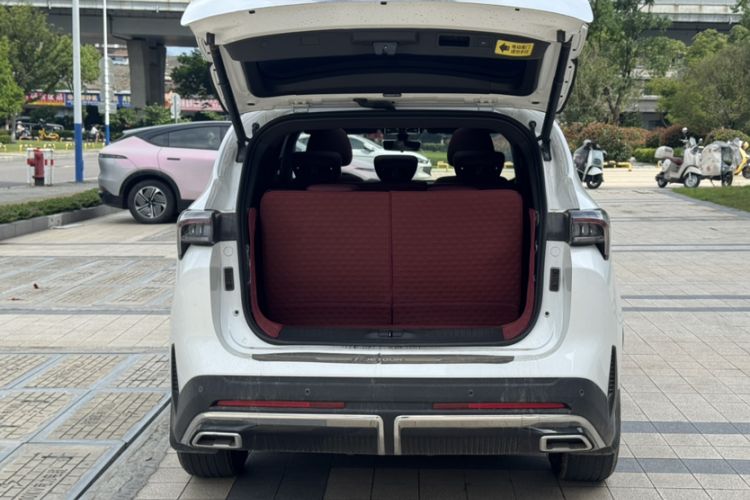 Used JETOUR X70 PLUS 2025 1.5T Luxury Edition 7-Seater Trunk