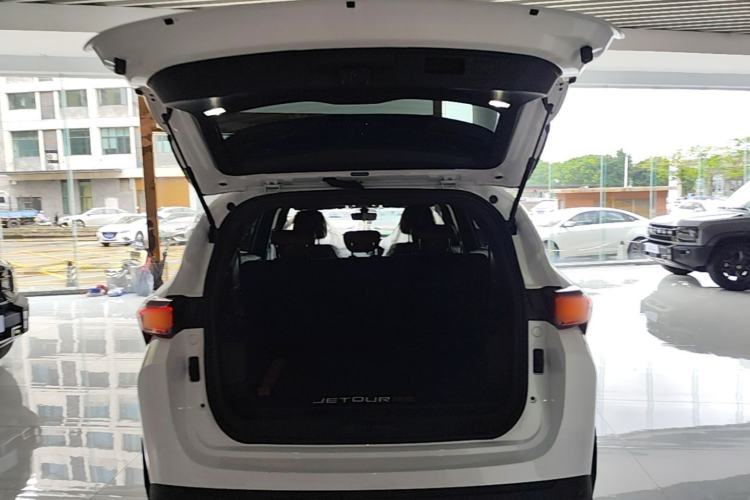 Used JETOUR X70 PLUS 2025 1.5T Elite Edition 5 Seats Trunk