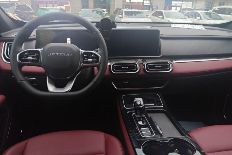Used JETOUR X70 PLUS 2026 Model Champion Edition 1.5T DCT Luxury+ 5-seater Center Console