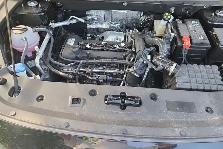 Used JETOUR X70 PLUS 2026 Model Champion Edition 1.5T DCT Comfort 5-seater Engine Bay