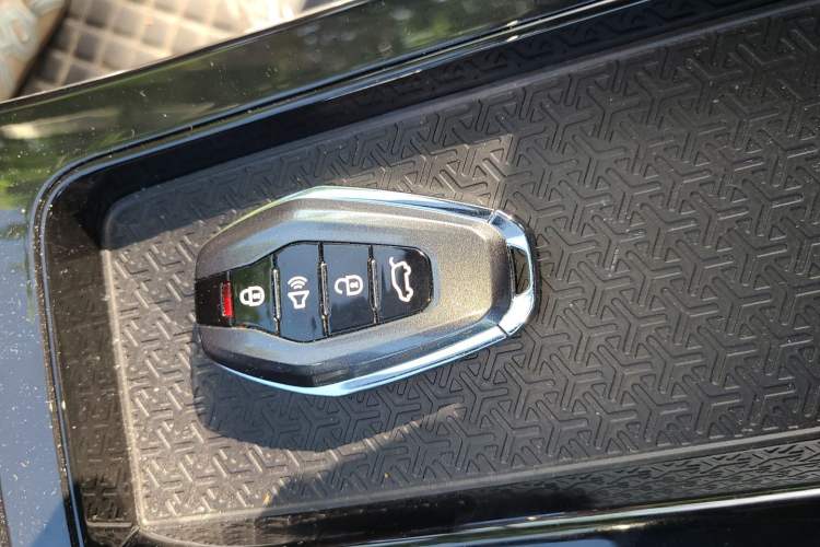 Used JETOUR X70 PLUS 2026 Model Champion Edition 1.5T DCT Comfort 5-seater Vehicle Key
