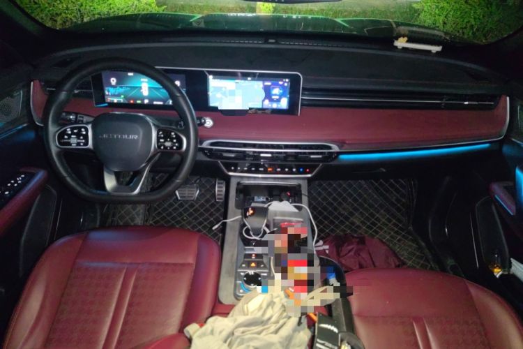Used JETOUR X70 PRO 2023 1.6T DCT Enjoy PRO 7-Seater Center Console