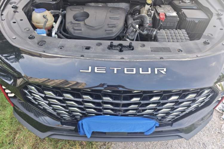 Used JETOUR X70 PRO 2023 1.5T DCT Comfort Edition 7-Seater Engine Bay