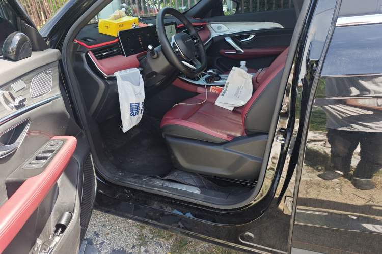 Used JETOUR X70 PRO 2023 1.5T DCT Comfort Edition 7-Seater Interior 3