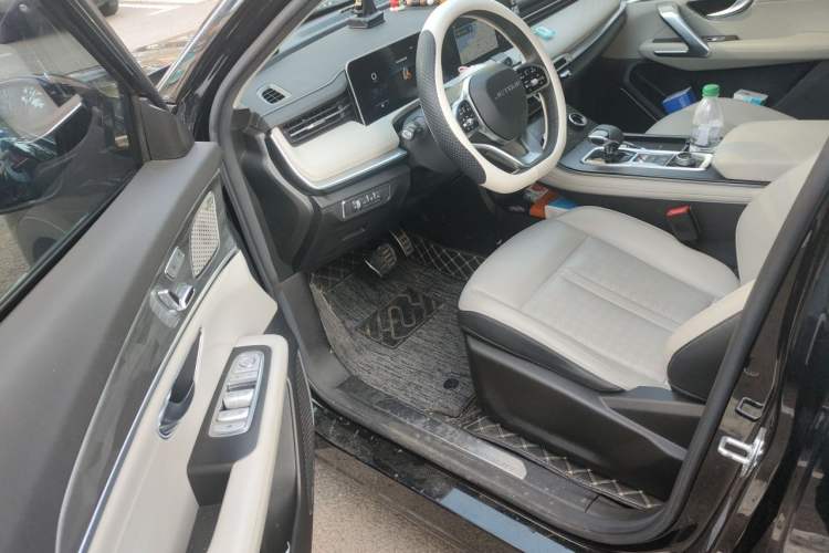Used JETOUR X70 PRO 2023 2.0T DCT Luxury PRO 5-Seater Driver Seat
