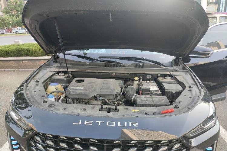 Used JETOUR X70 PRO 2023 2.0T DCT Luxury PRO 5-Seater Engine Bay