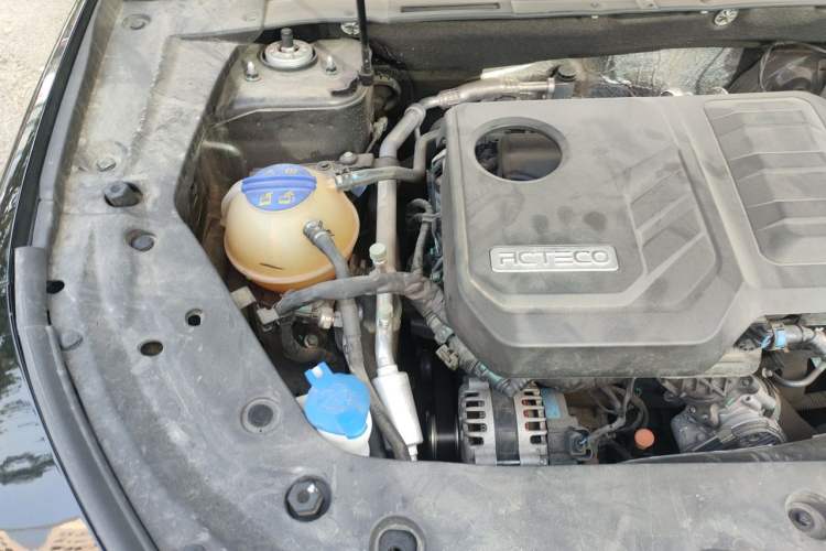 Used JETOUR X70 PRO 2023 2.0T DCT Luxury PRO 5-Seater Engine Bay Right