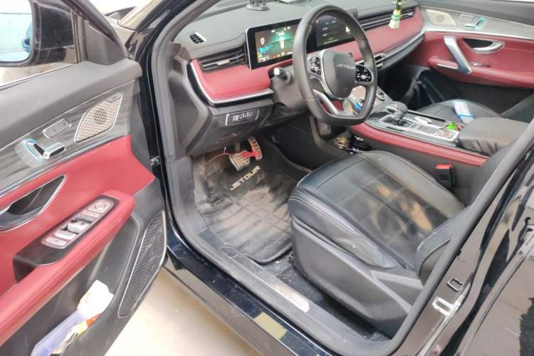Used JETOUR X70 PRO 2023 1.6T DCT Enjoy PRO+ 7-Seater Interior 3