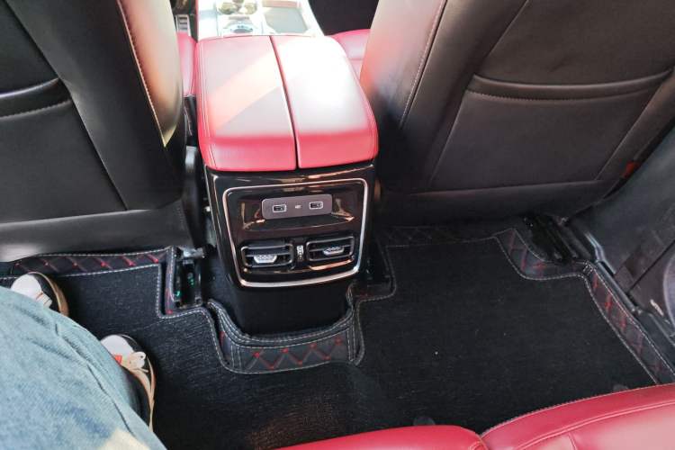 Used JETOUR X70 PRO 2023 1.6T DCT Enjoy PRO 7-Seater Interior 4