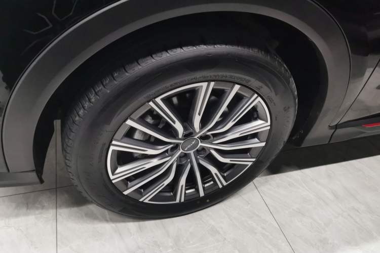 Used JETOUR X70 PRO 2023 1.6T Manual Enjoyment Model 5 Seats Left Front Wheel Hub