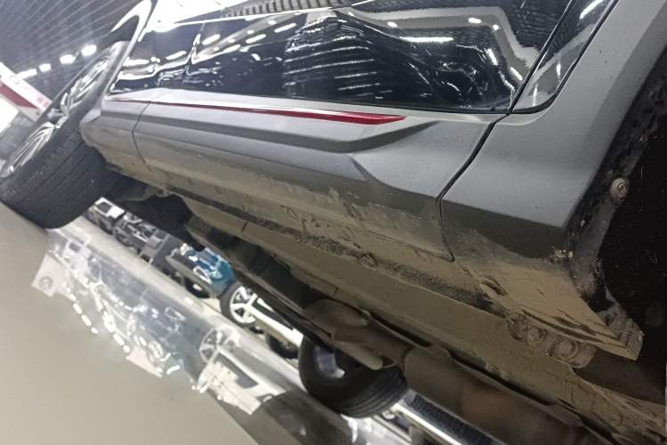 Used JETOUR X70 PRO 2023 1.6T DCT Enjoy PRO 5-Seater Right Side Sill