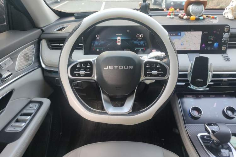Used JETOUR X70 PRO 2023 2.0T DCT Luxury PRO 5-Seater Steering Wheel
