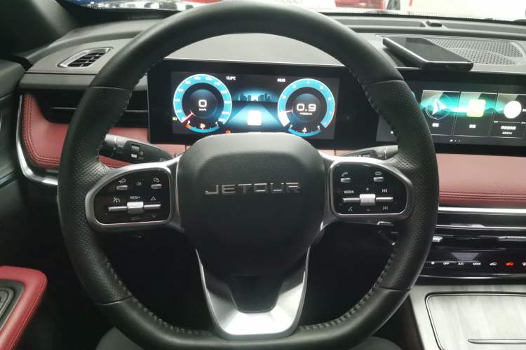 Used JETOUR X70 PRO 2023 1.6T Manual Enjoyment Model 5 Seats Steering Wheel