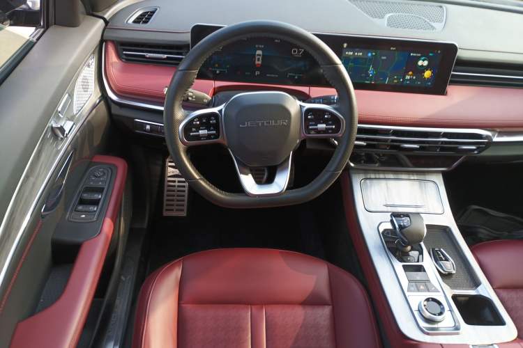 Used JETOUR X70 PRO 2023 1.5T DCT Comfort Edition 5 Seats Steering Wheel