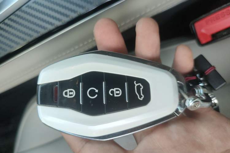 Used JETOUR X70 PRO 2023 2.0T DCT Luxury PRO 5-Seater Vehicle Key