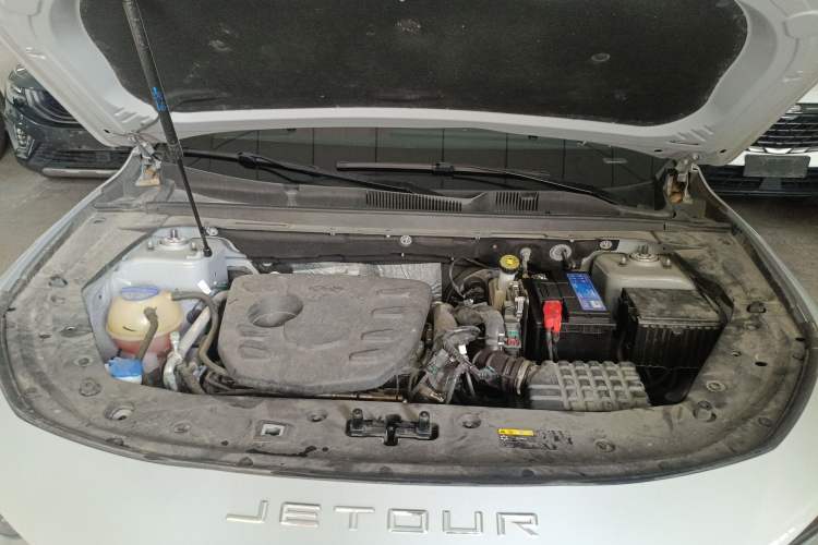Used JETOUR X70 PRO 2023 1.5T DCT Comfort Edition 5 Seats Engine Bay
