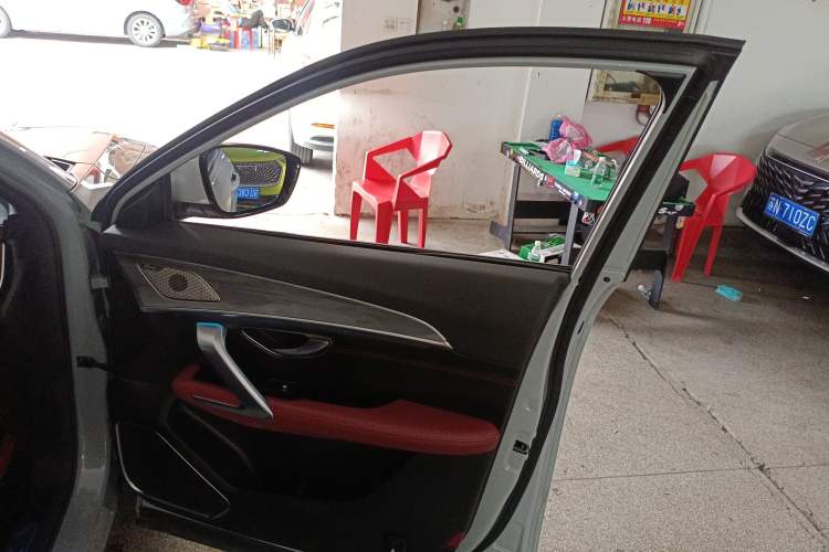 Used JETOUR X70 PRO 2023 1.5T DCT Comfort Edition 5 Seats Right Front Door Interior