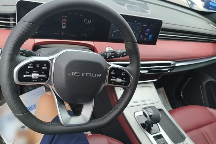 Used JETOUR X70 PRO 2023 1.6T DCT Enjoy PRO 7-Seater Center Console