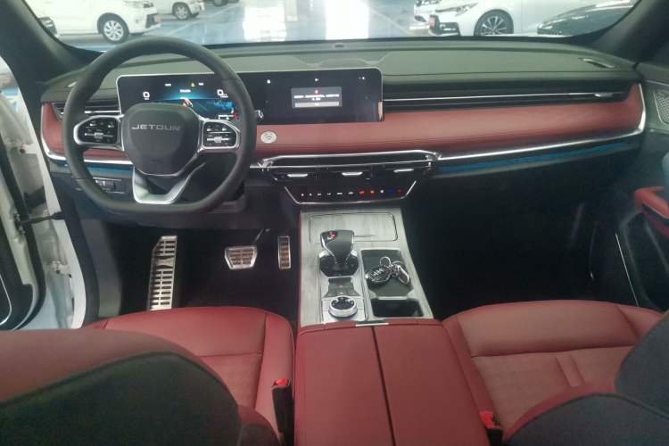 Used JETOUR X70 PRO 2023 1.5T DCT Comfort Edition 7-Seater Center Console