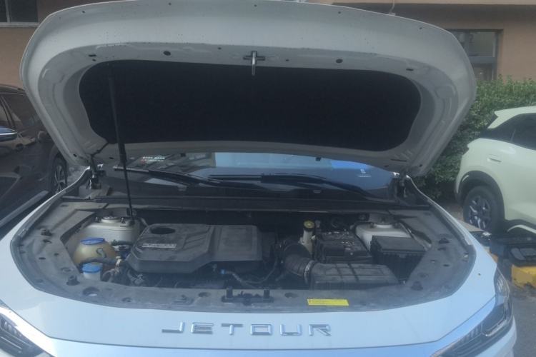 Used JETOUR X70 PRO 2023 2.0T DCT Luxury 5-Seater Engine Bay