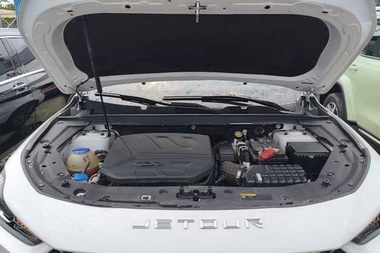 Used JETOUR X70 PRO 2023 1.6T DCT Enjoy PRO 7-Seater Engine Bay