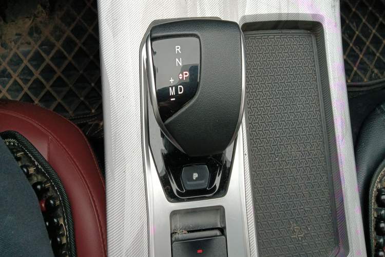 Used JETOUR X70 PRO 2023 1.6T DCT Enjoy PRO 7-Seater Gear Lever