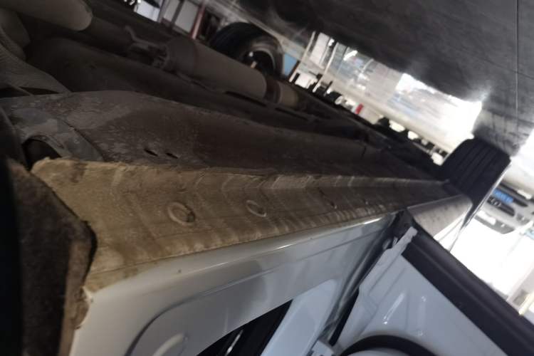 Used JETOUR X70 PRO 2023 1.5T DCT Comfort Edition 7-Seater Left Side Sill