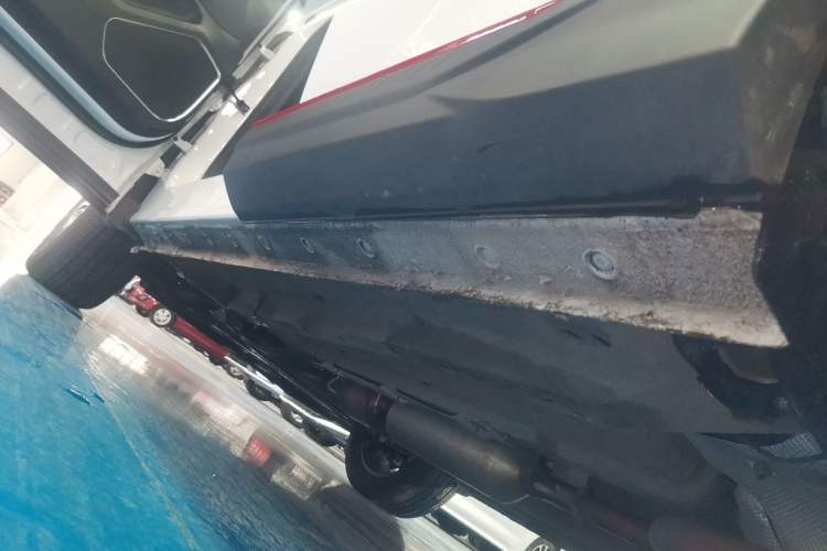 Used JETOUR X70 PRO 2023 1.5T DCT Comfort Edition 7-Seater Left Side Sill