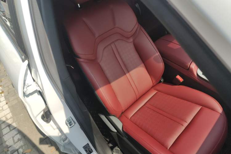 Used JETOUR X70 PRO 2023 1.5T DCT Comfort Edition 5 Seats Right Front Seat