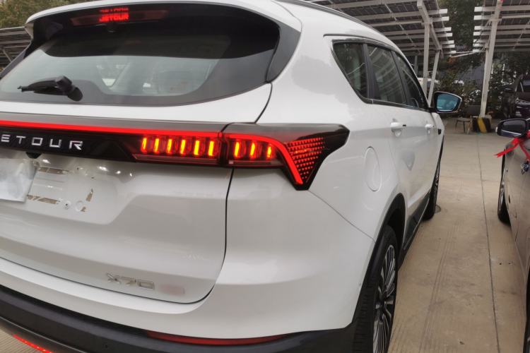Used JETOUR X70 PRO 2023 2.0T DCT Luxury PRO+ 7-Seater Right Rear Taillight