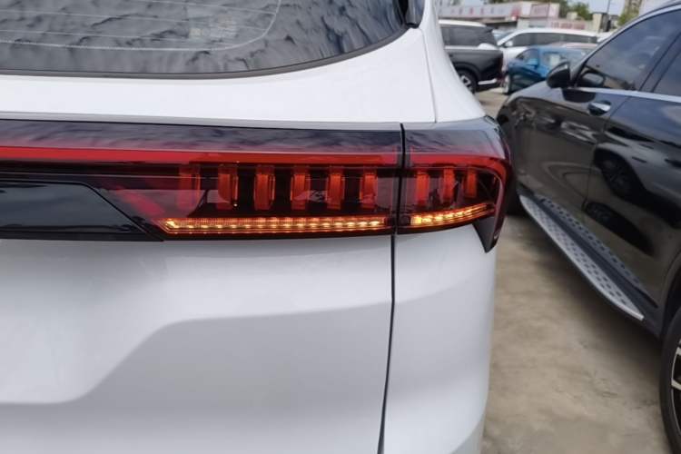 Used JETOUR X70 PRO 2023 1.6T DCT Enjoy PRO 7-Seater Right Rear Taillight
